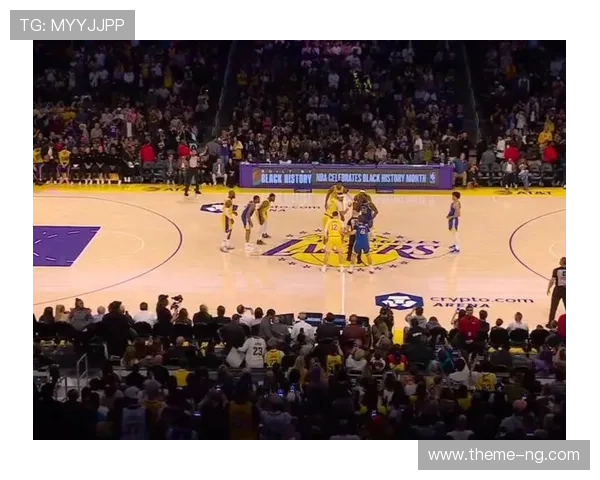 詹姆斯带领湖人迎战勇士 迎来新赛季首场焦点大战