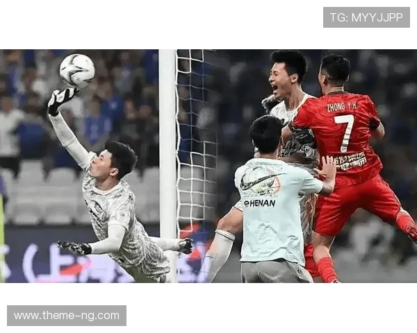 中国足球联赛新赛季揭幕战激烈上演 豪门对决引爆球迷热情